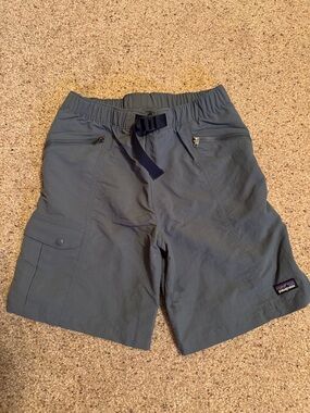 Patagonia boys Slate Gray everyday shorts with Built-in Belt